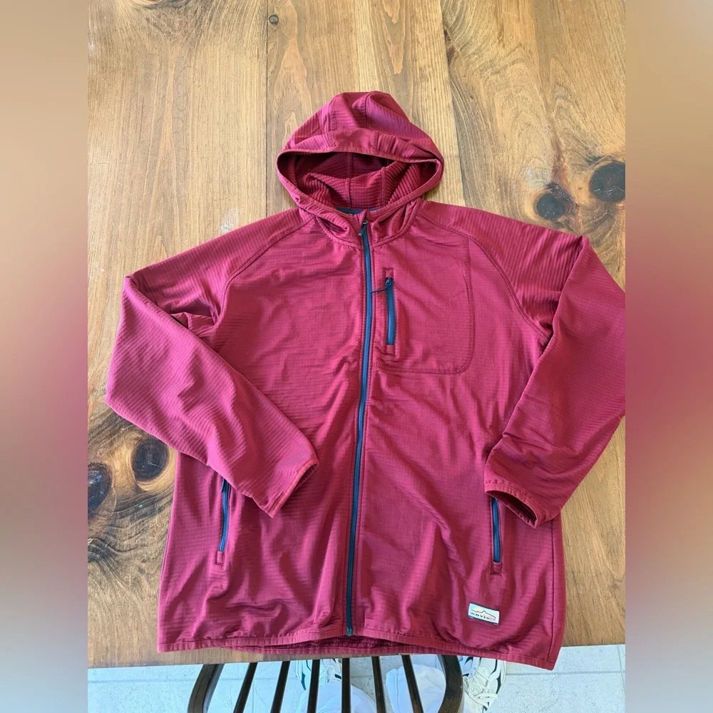 Size L- Orvis lightweight hood jacket perfect condition smoke and pet free home